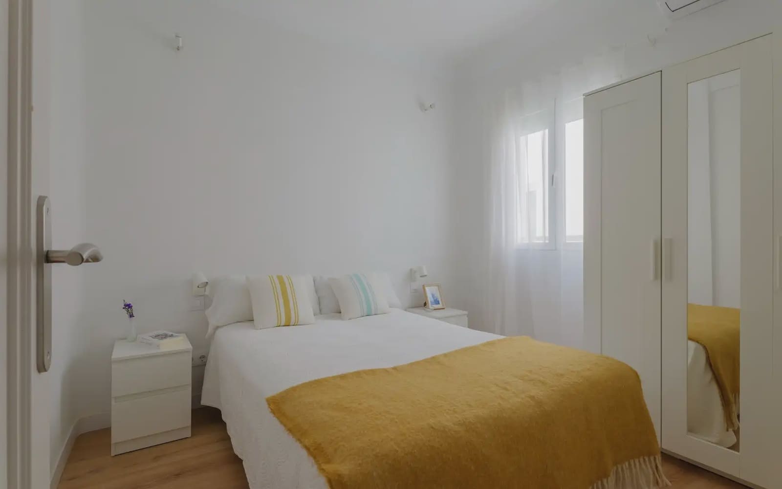 Appartement de 2 chambres à louer à Madrid ville - 2 100 € (Ref: 9919104)