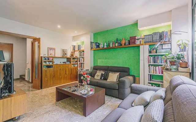 3 slaapkamer Appartement te koop in La Sagrada Família, Barcelona stad - € 650.000 (Ref: 9919105)