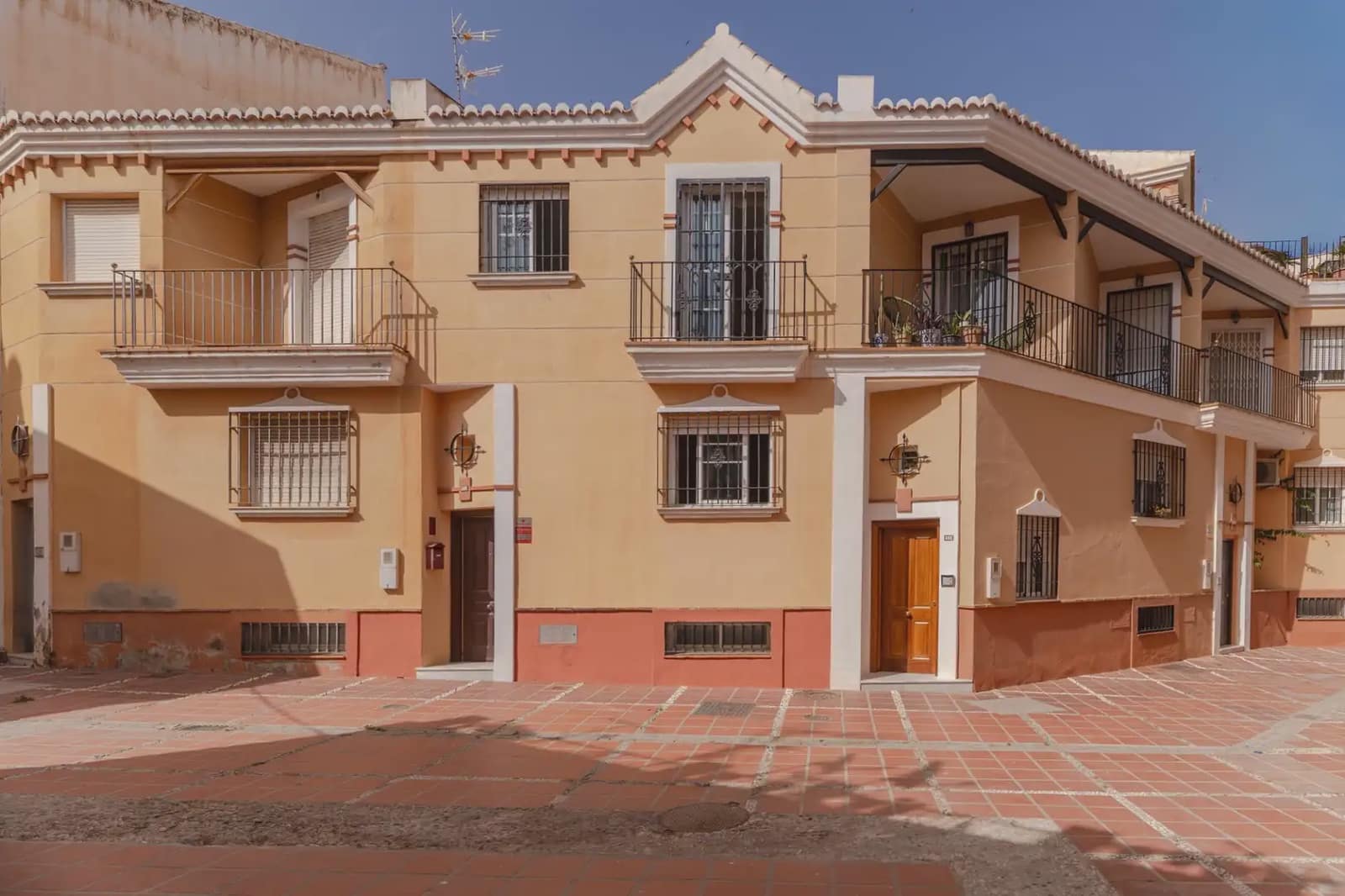 3 bedroom Townhouse for sale in Motril with garage - € 280,000 (Ref: 9921101)
