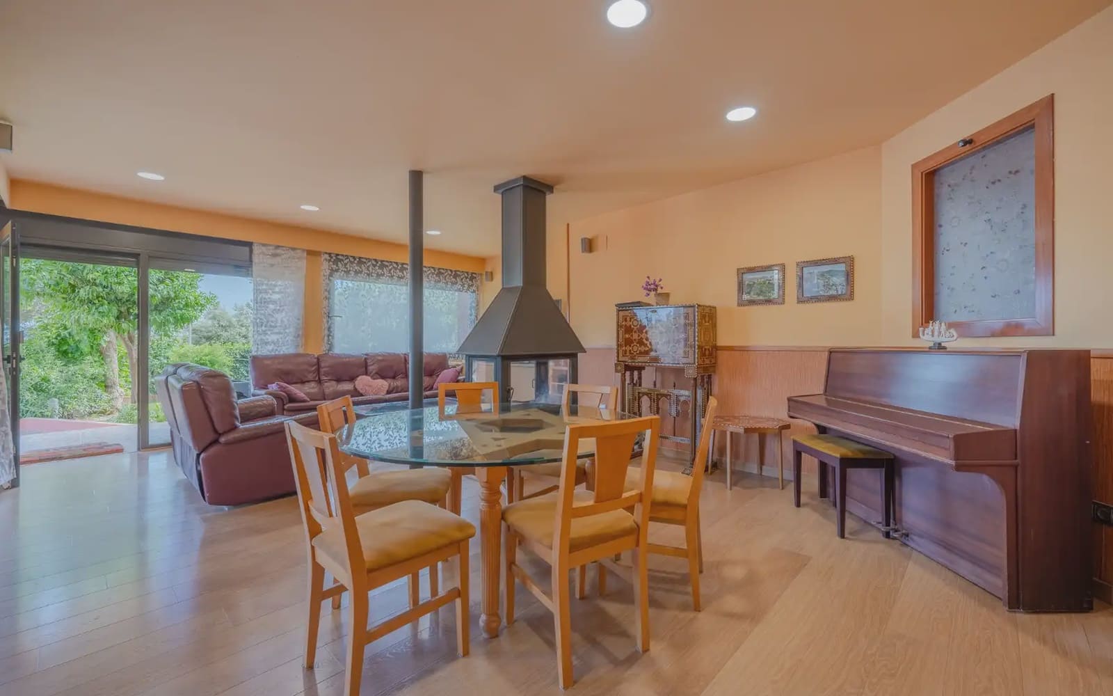 4 sypialnia Willa na sprzedaż w Aiguaviva z basenem garażem - 789 000 € (Ref: 9921102)