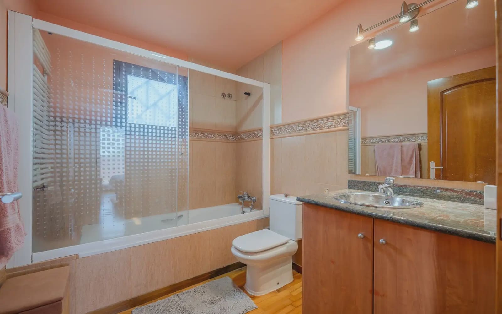 4 sypialnia Willa na sprzedaż w Aiguaviva z basenem garażem - 789 000 € (Ref: 9921102)