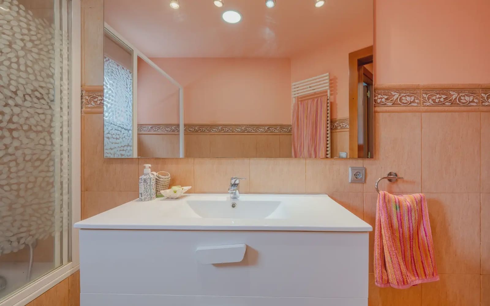 4 sypialnia Willa na sprzedaż w Aiguaviva z basenem garażem - 789 000 € (Ref: 9921102)