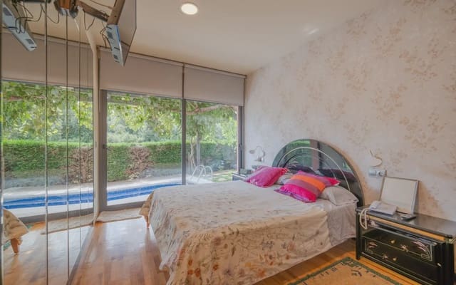 4 sypialnia Willa na sprzedaż w Aiguaviva z basenem garażem - 789 000 € (Ref: 9921102)