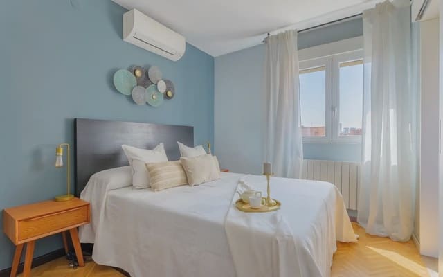 4 soveværelse Lejlighed til salg i Peñagrande, Madrid by med swimmingpool - € 695.000 (Ref: 9921412)