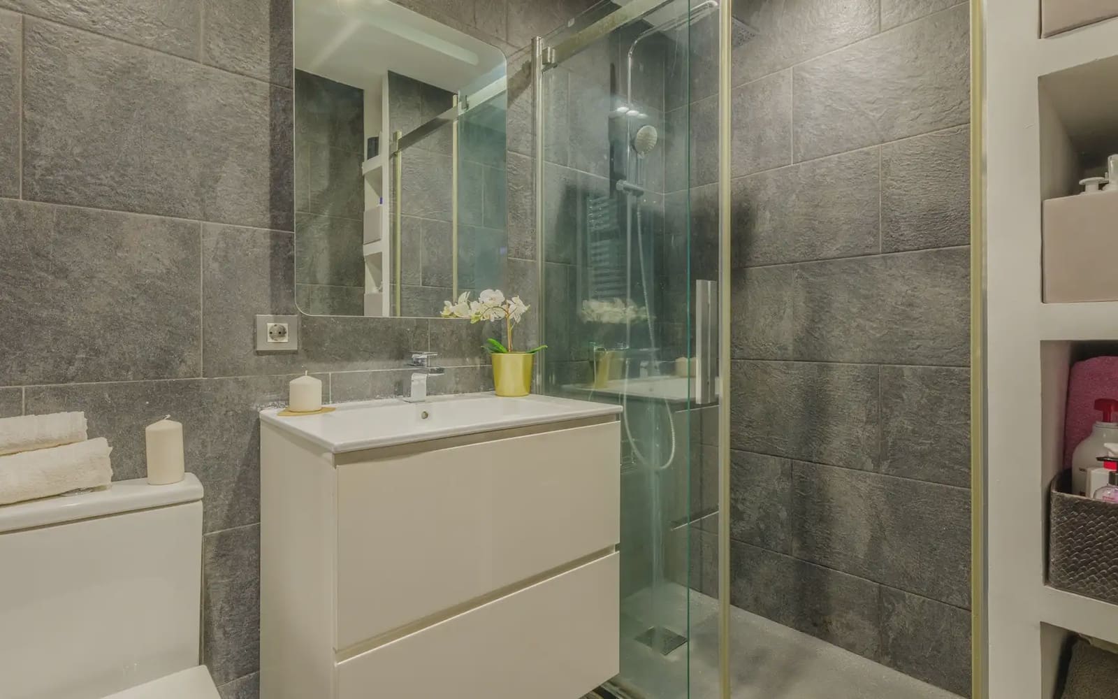 4 bedroom Flat for sale in Madrid city with pool - € 695,000 (Ref: 9921412)