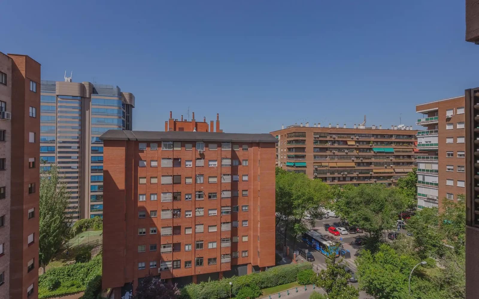 4 bedroom Flat for sale in Madrid city with pool - € 695,000 (Ref: 9921412)