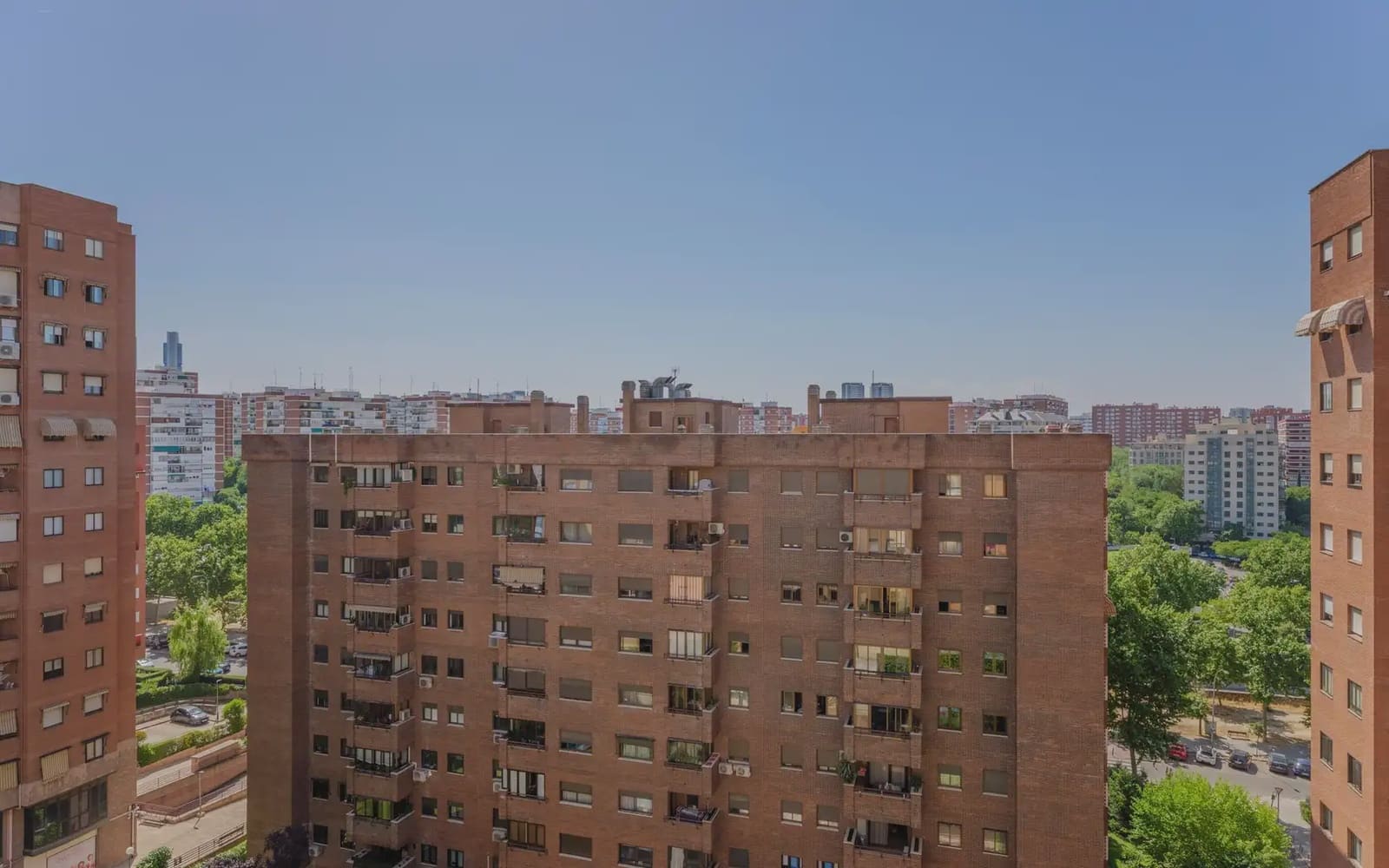 4 bedroom Flat for sale in Madrid city with pool - € 695,000 (Ref: 9921412)