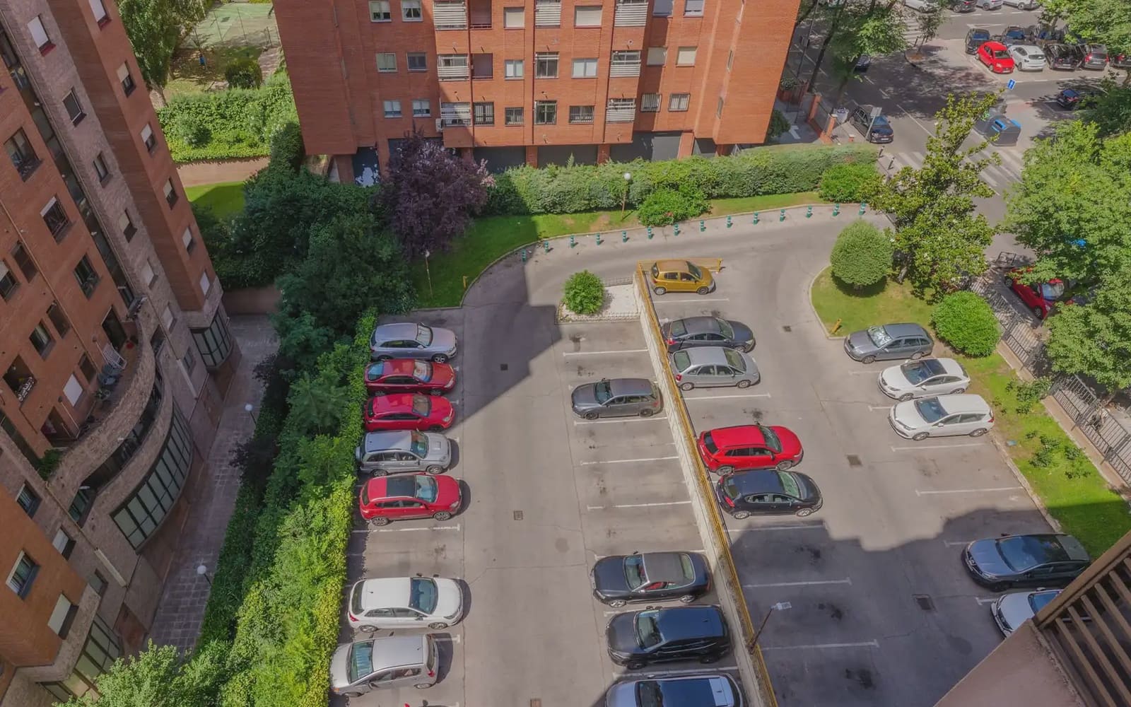 4 bedroom Flat for sale in Madrid city with pool - € 695,000 (Ref: 9921412)