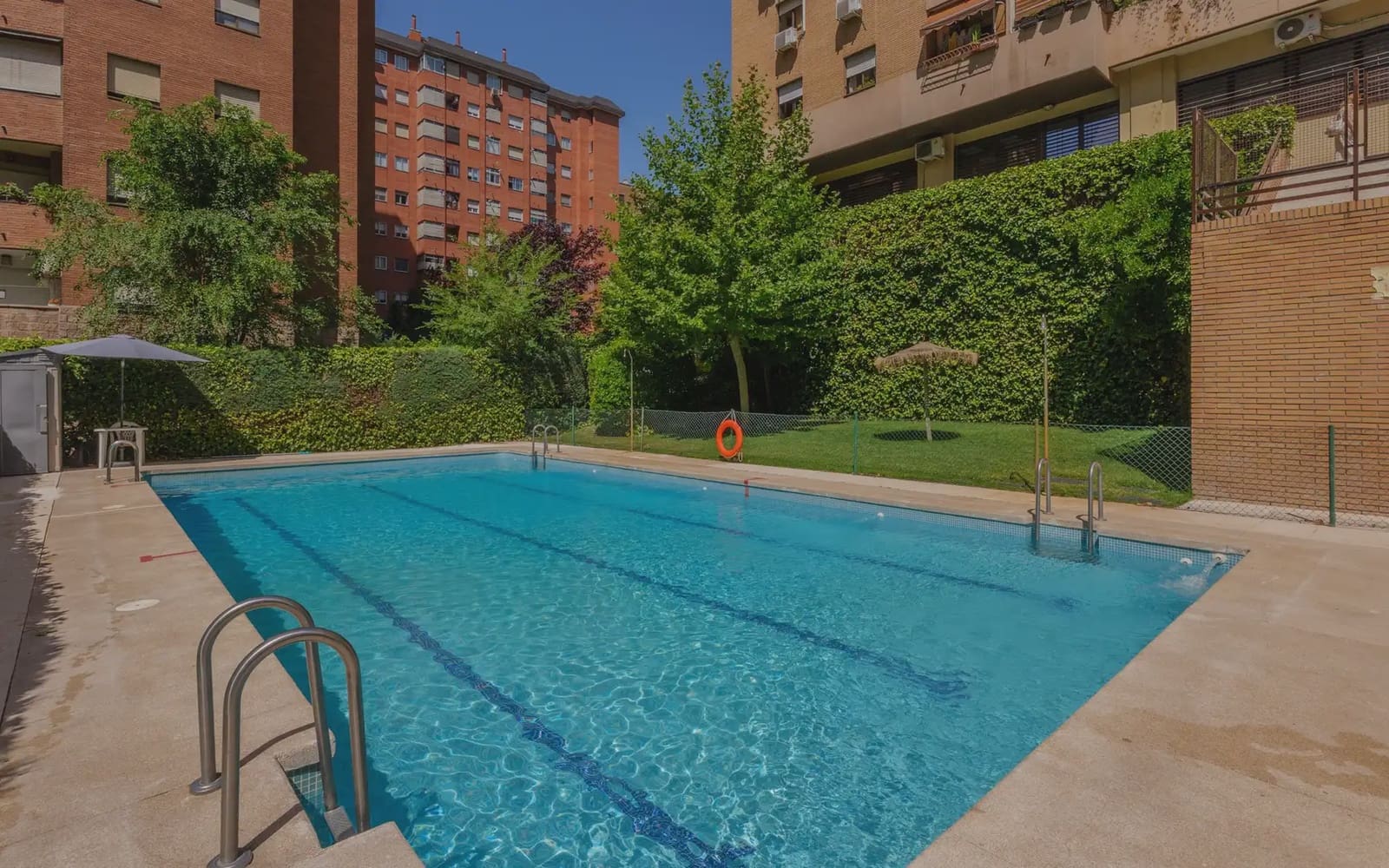 4 bedroom Flat for sale in Madrid city with pool - € 695,000 (Ref: 9921412)