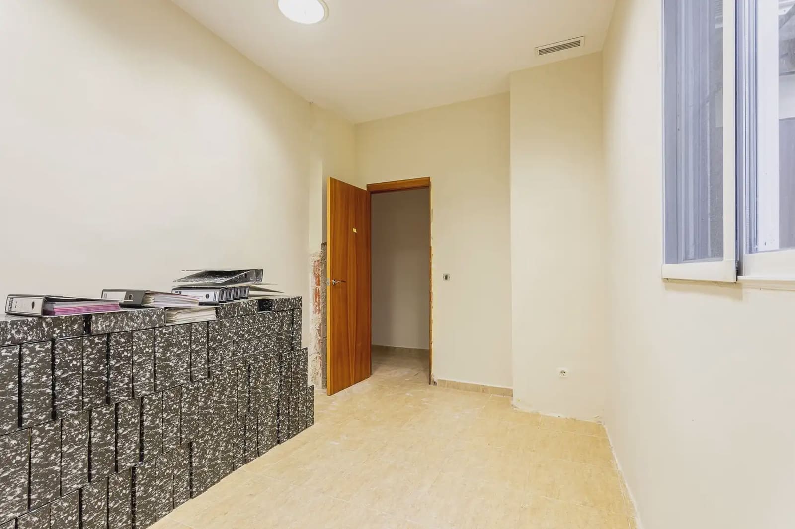 Local Comercial en València ciudad en venta - 750.000 € (Ref: 9921413)