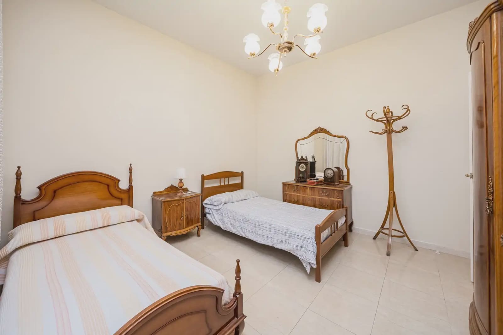 5 slaapkamer Flat te koop in Madrid stad - € 1.319.500 (Ref: 9924951)