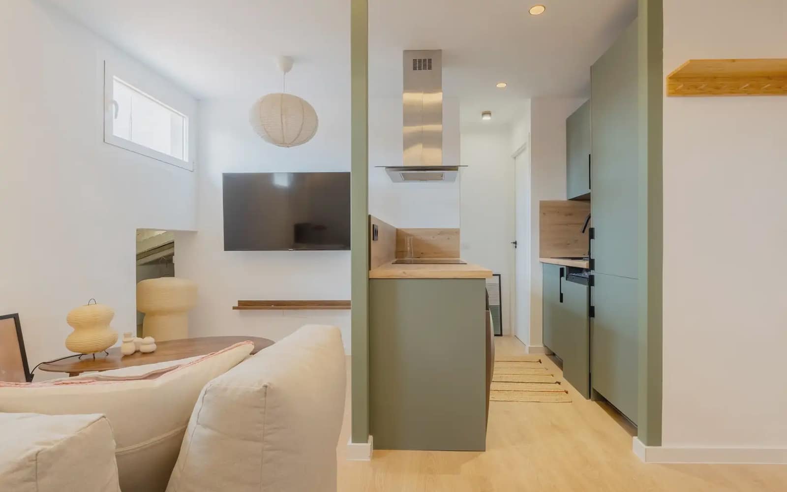 2 bedroom Apartment for rent in Madrid city - € 1,400 (Ref: 9928365)