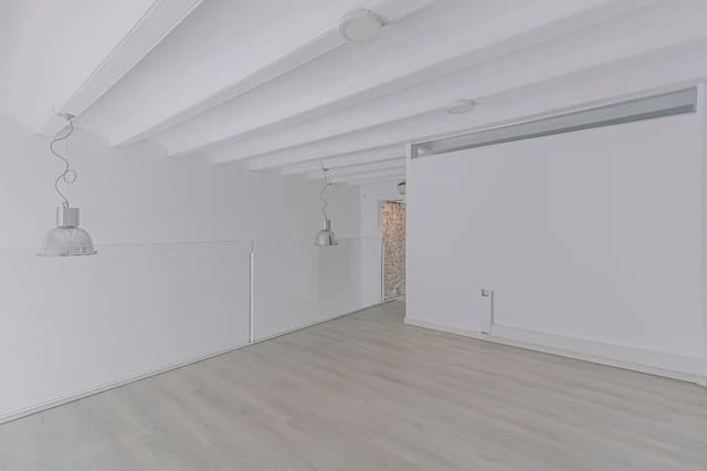 Kommersiell til leie i La Vila de Gràcia, Barcelona by - € 1 650 (Ref: 9932197)