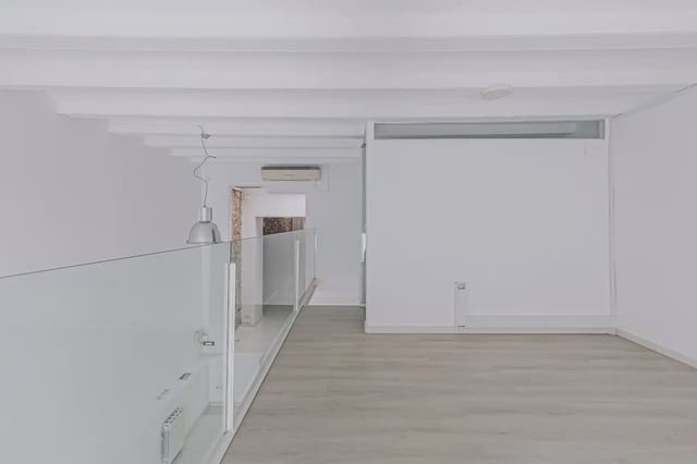 Kommersiell til leie i La Vila de Gràcia, Barcelona by - € 1 650 (Ref: 9932197)
