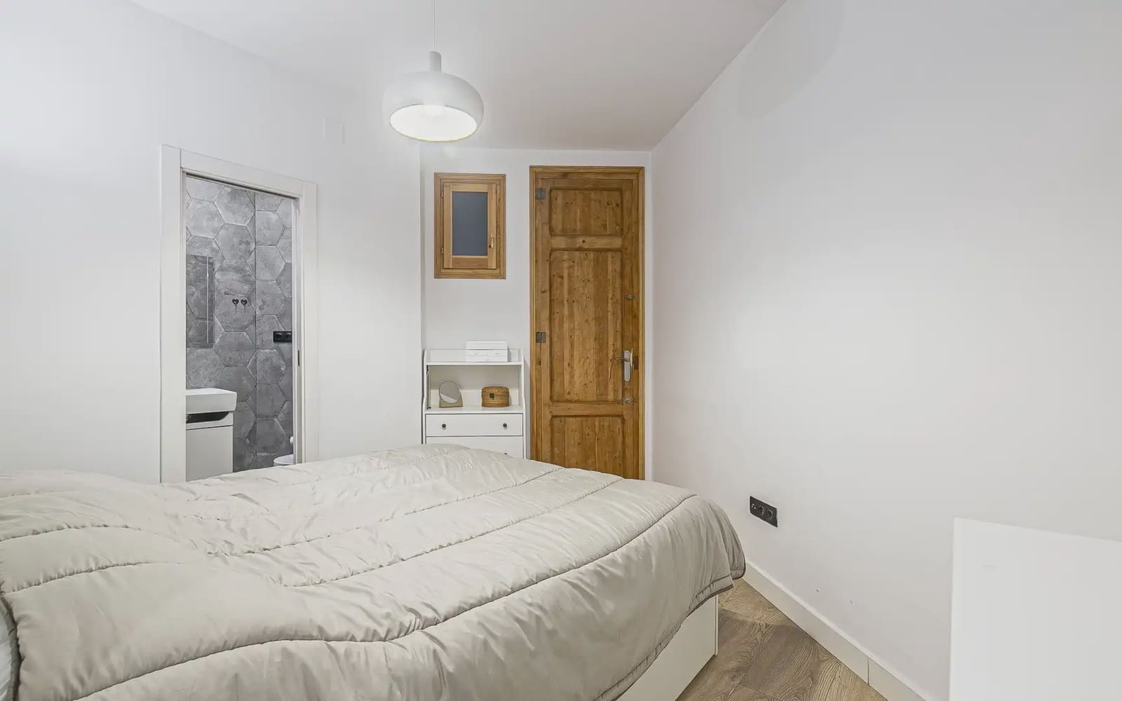 3 slaapkamer Flat te huur in Barcelona stad - € 2.350 (Ref: 9932299)