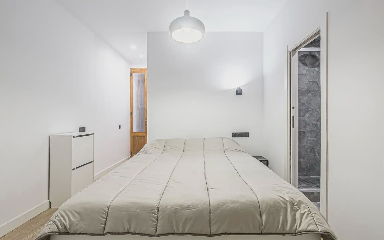 3 slaapkamer Flat te huur in Barcelona stad - € 2.350 (Ref: 9932299)