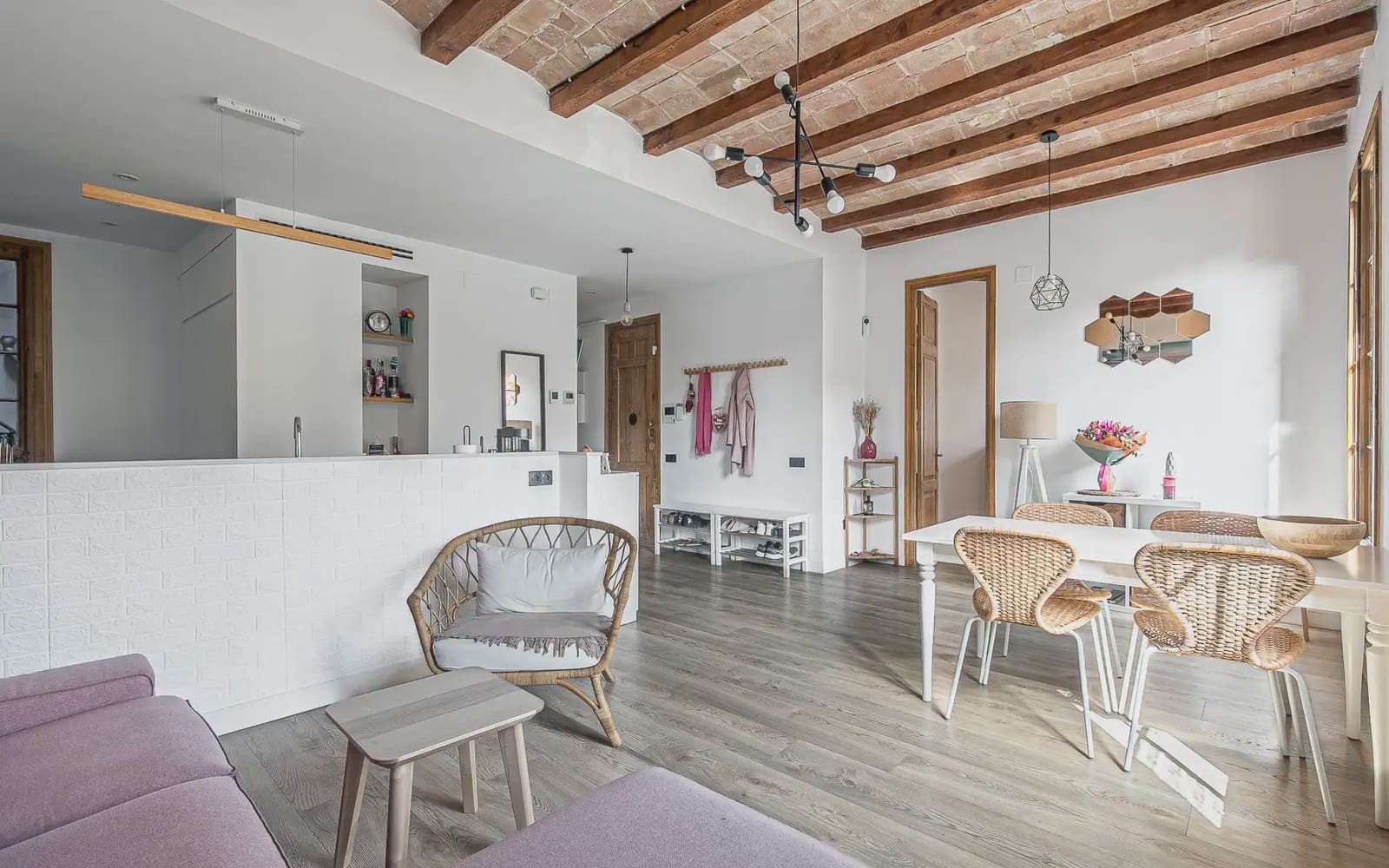 3 slaapkamer Flat te huur in Barcelona stad - € 2.350 (Ref: 9932299)