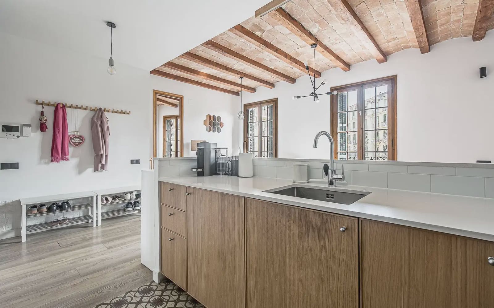 3 slaapkamer Flat te huur in Barcelona stad - € 2.350 (Ref: 9932299)