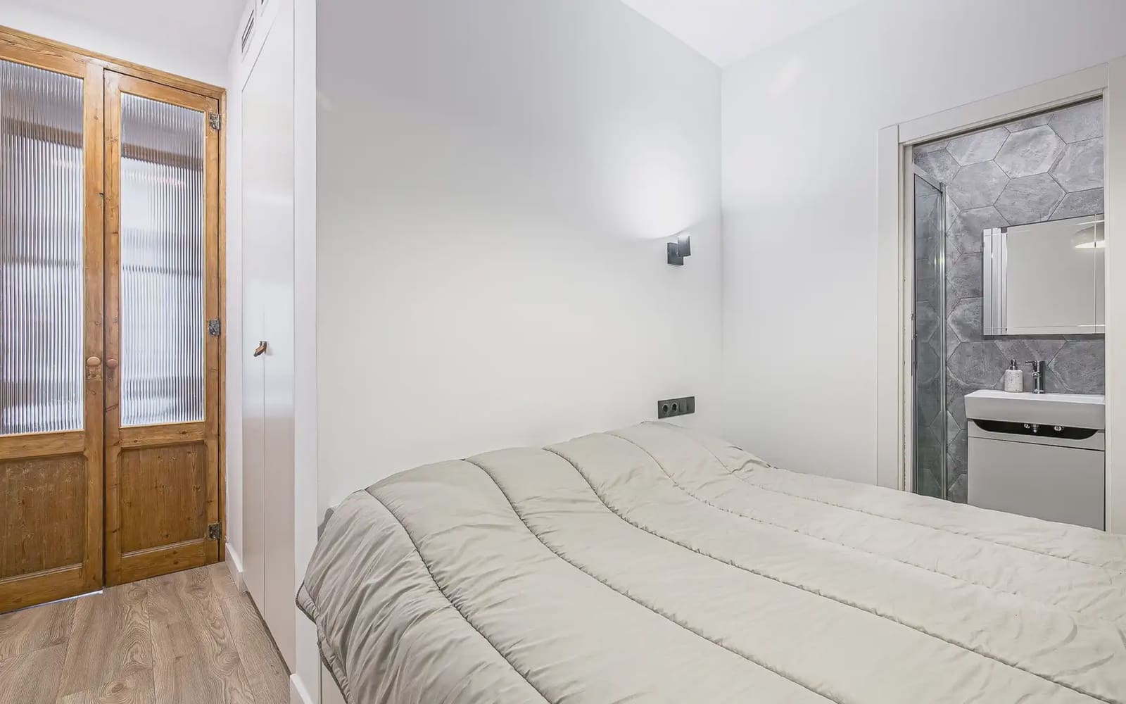 3 slaapkamer Flat te huur in Barcelona stad - € 2.350 (Ref: 9932299)