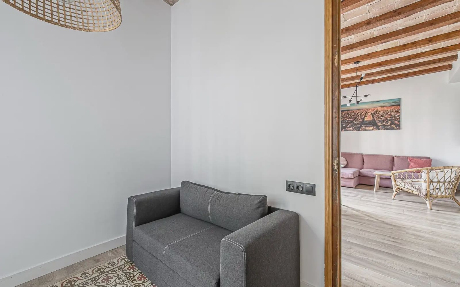 3 slaapkamer Flat te huur in Barcelona stad - € 2.350 (Ref: 9932299)