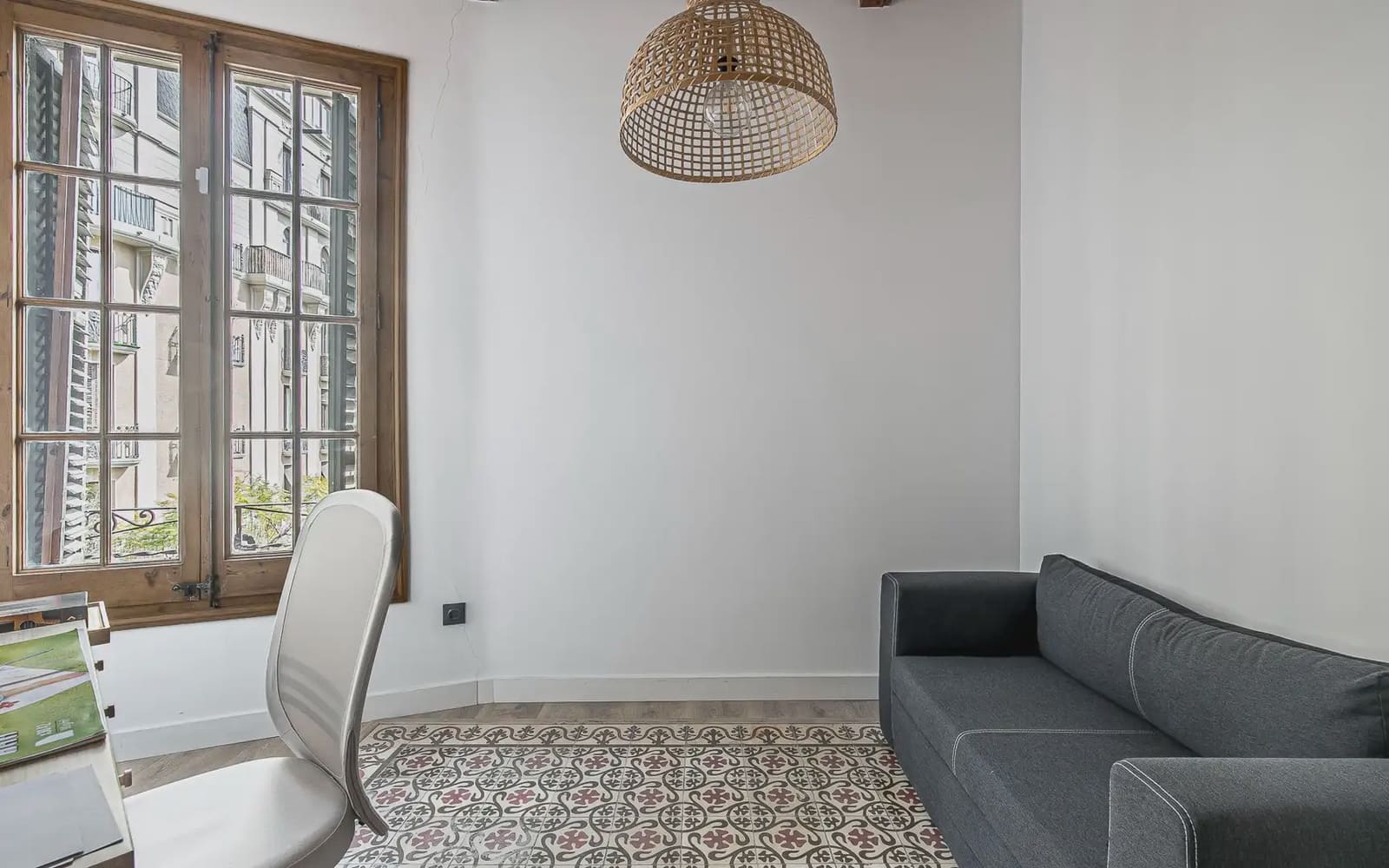 3 slaapkamer Flat te huur in Barcelona stad - € 2.350 (Ref: 9932299)