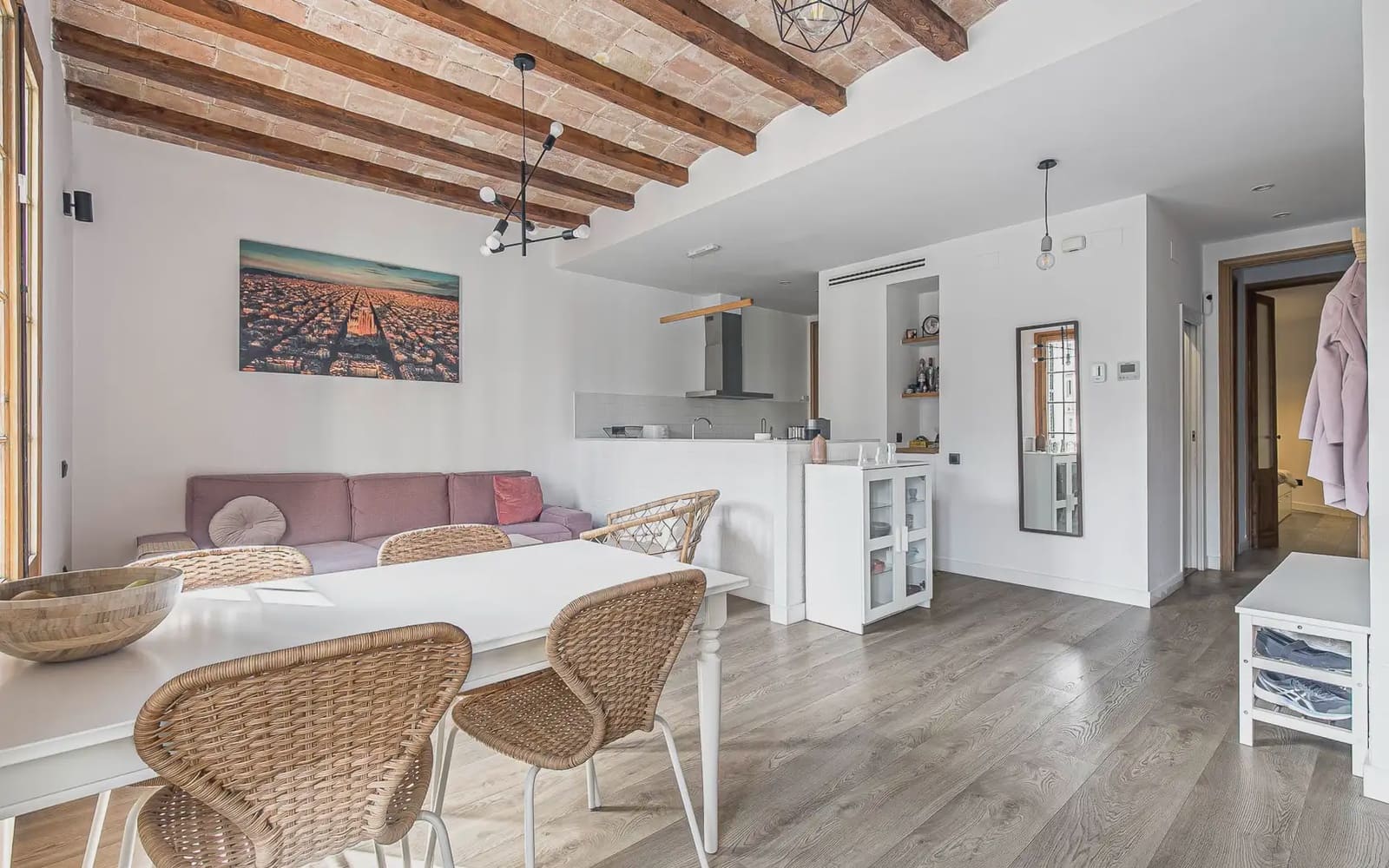 3 slaapkamer Flat te huur in Barcelona stad - € 2.350 (Ref: 9932299)
