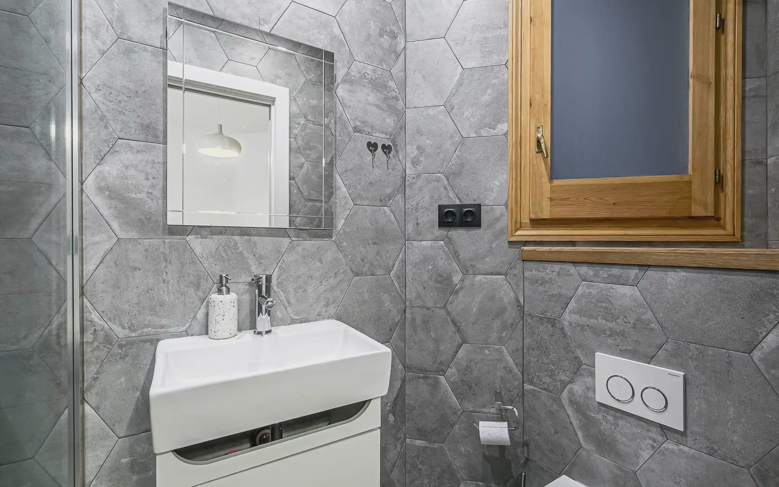 3 slaapkamer Flat te huur in Barcelona stad - € 2.350 (Ref: 9932299)