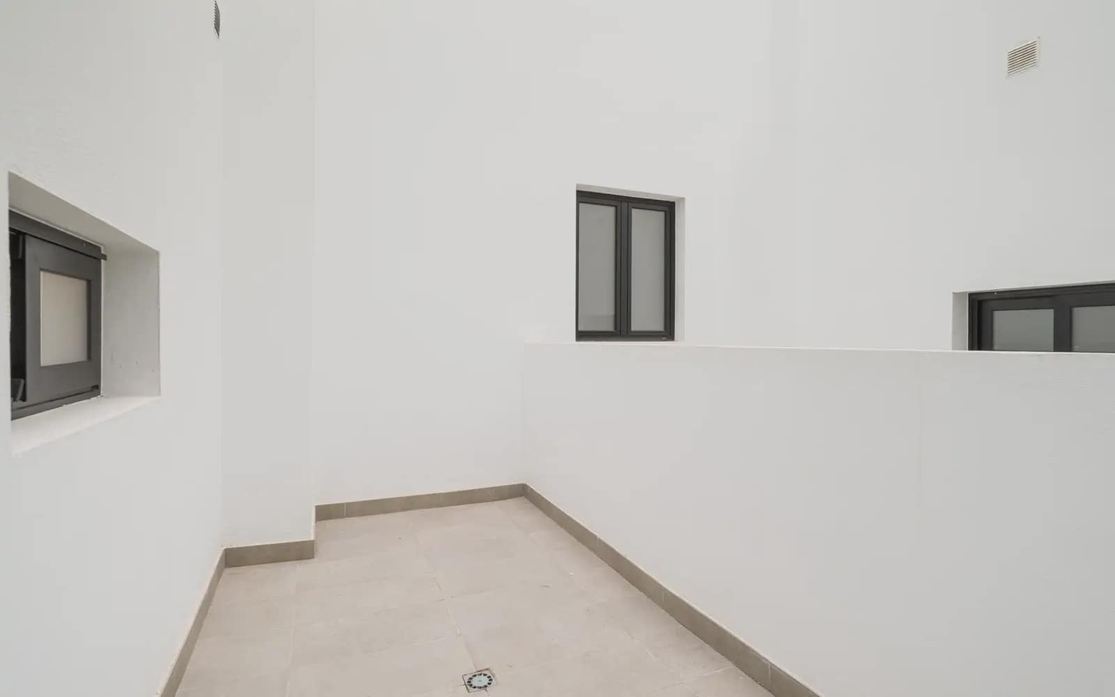 Appartement de 1 chambre à louer à Las Palmas de Gran Canaria - 900 € (Ref: 9932300)