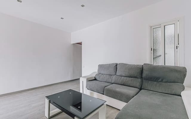 2 slaapkamer Flat te koop in Sant Andreu de Palomar, Barcelona stad - € 325.000 (Ref: 9937247)