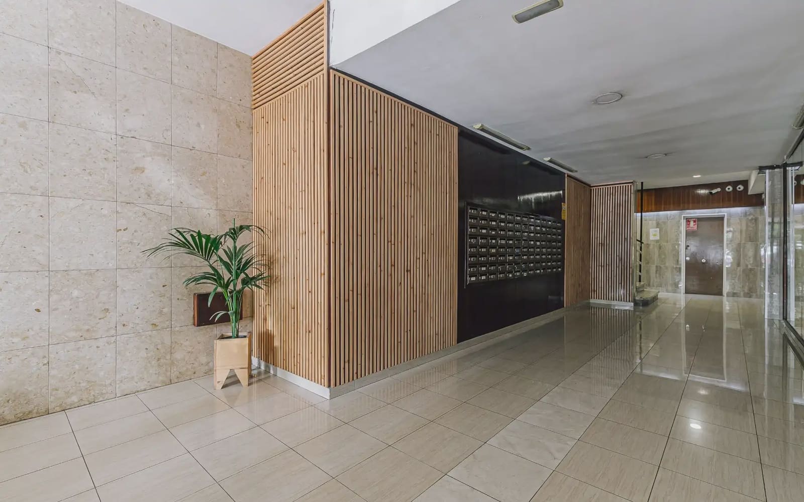 2 slaapkamer Flat te koop in Barcelona stad - € 325.000 (Ref: 9937247)