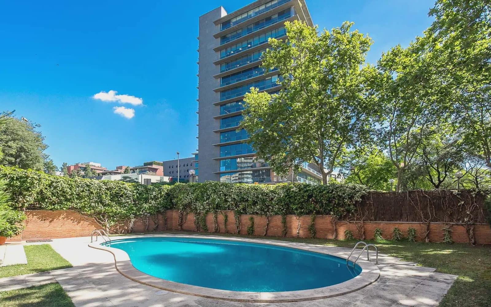 Appartement de 4 chambres à louer à Barcelone ville avec piscine garage - 3 427 € (Ref: 9938915)