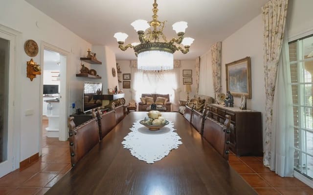 Chalet de 6 habitaciones en Segur de Calafell, Calafell en venta con piscina garaje - 460.000 € (Ref: 9939127)