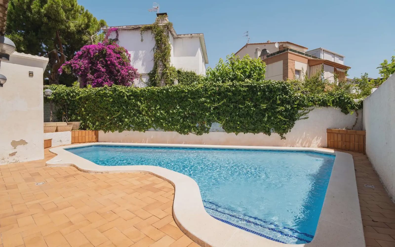 6 soveværelse Villa til salg i Calafell med swimmingpool garage - € 460.000 (Ref: 9939127)