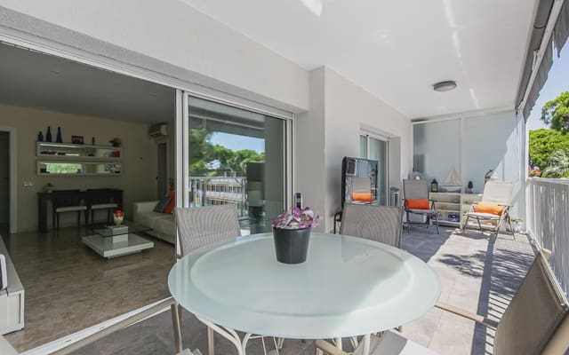 3 slaapkamer Flat te koop in Castelldefels met zwembad garage - € 545.000 (Ref: 9950766)