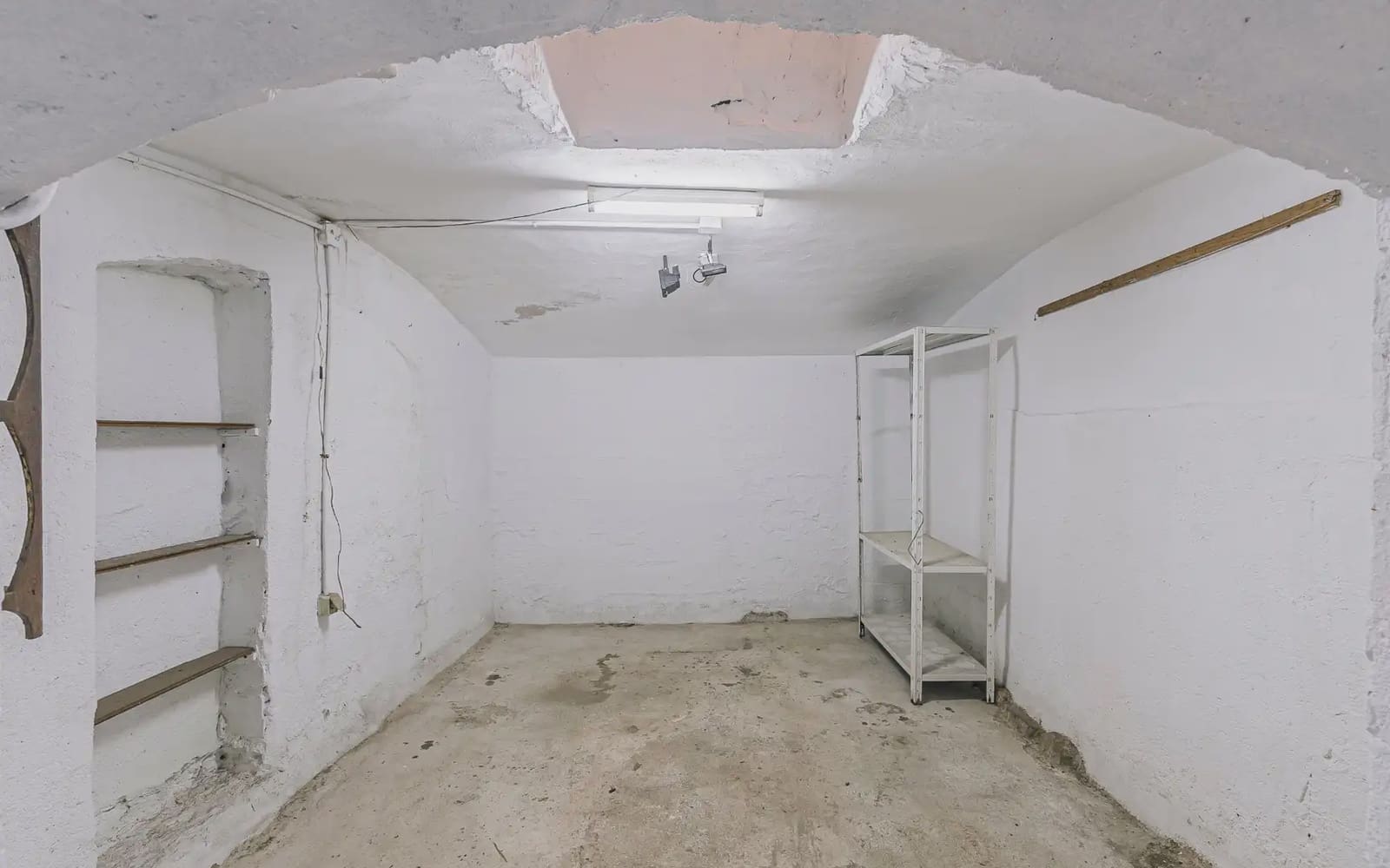 Erhverv til salg i Barcelona by - € 245.000 (Ref: 9953093)