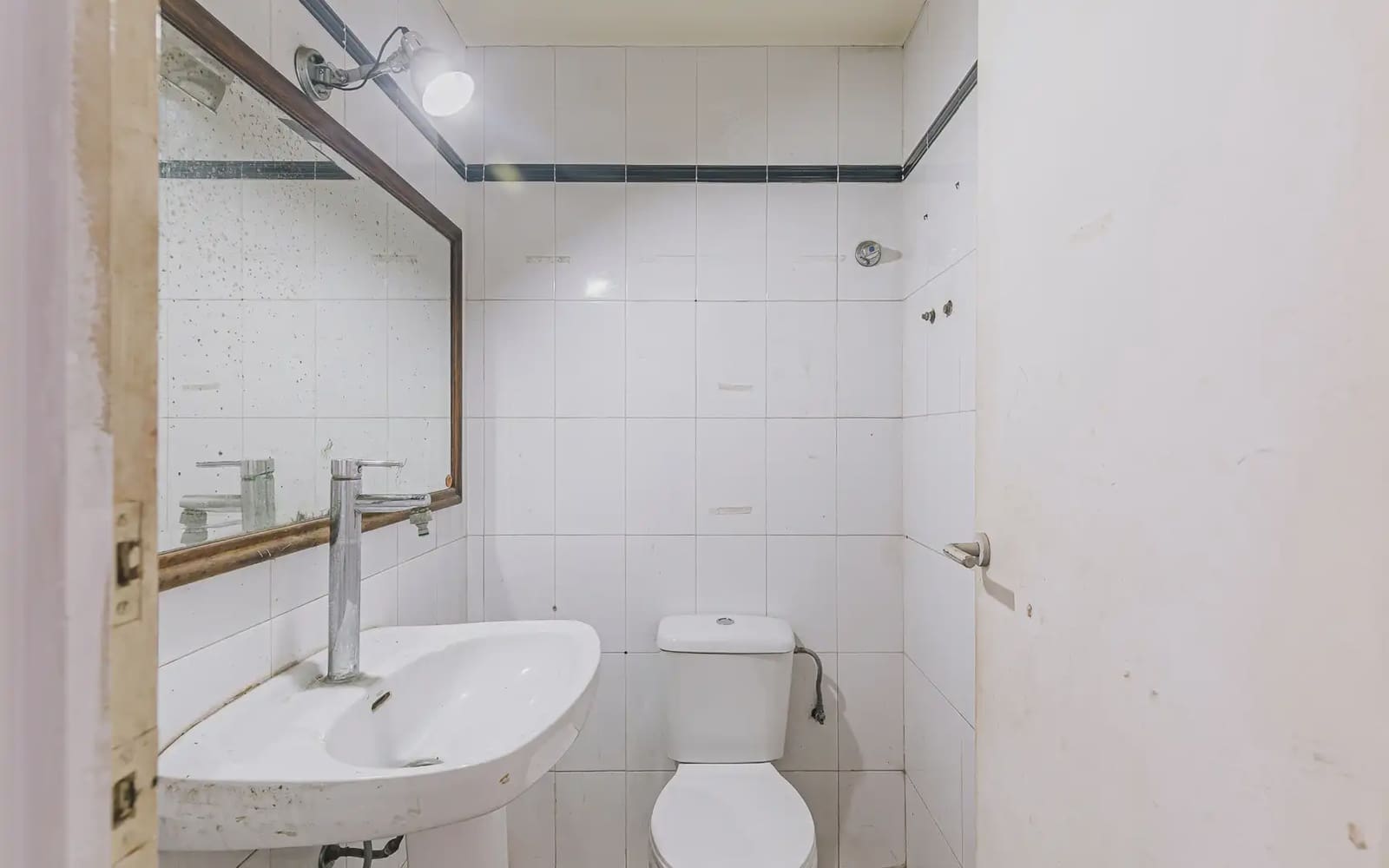 Erhverv til salg i Barcelona by - € 245.000 (Ref: 9953093)