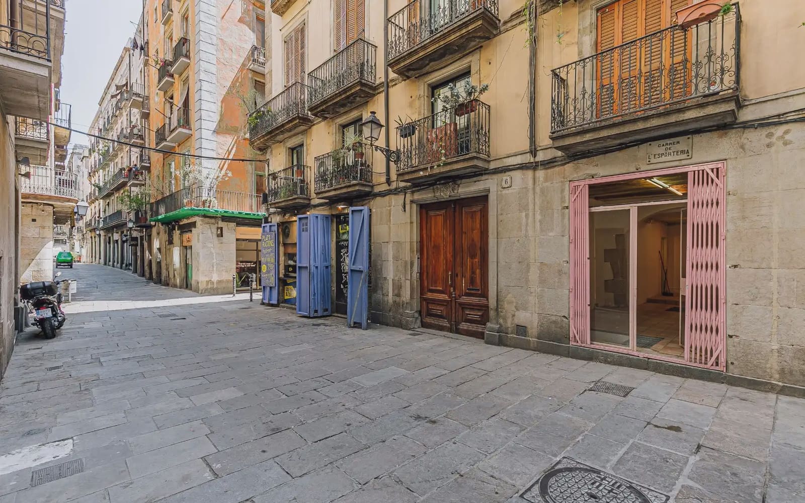 Erhverv til salg i Barcelona by - € 245.000 (Ref: 9953093)