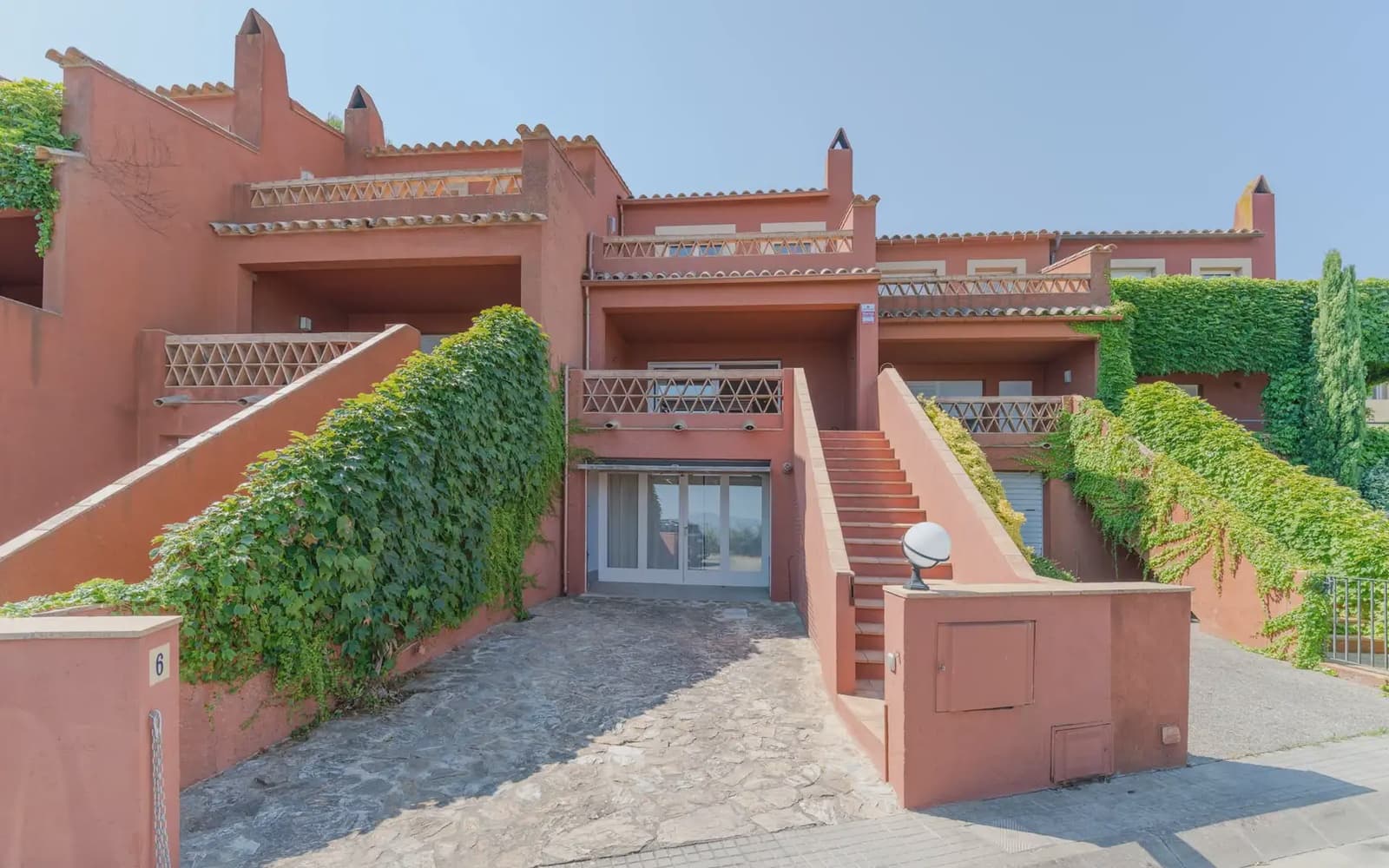 Adosado de 3 habitaciones en Begur en alquiler con garaje - 1.950 € (Ref: 9953095)