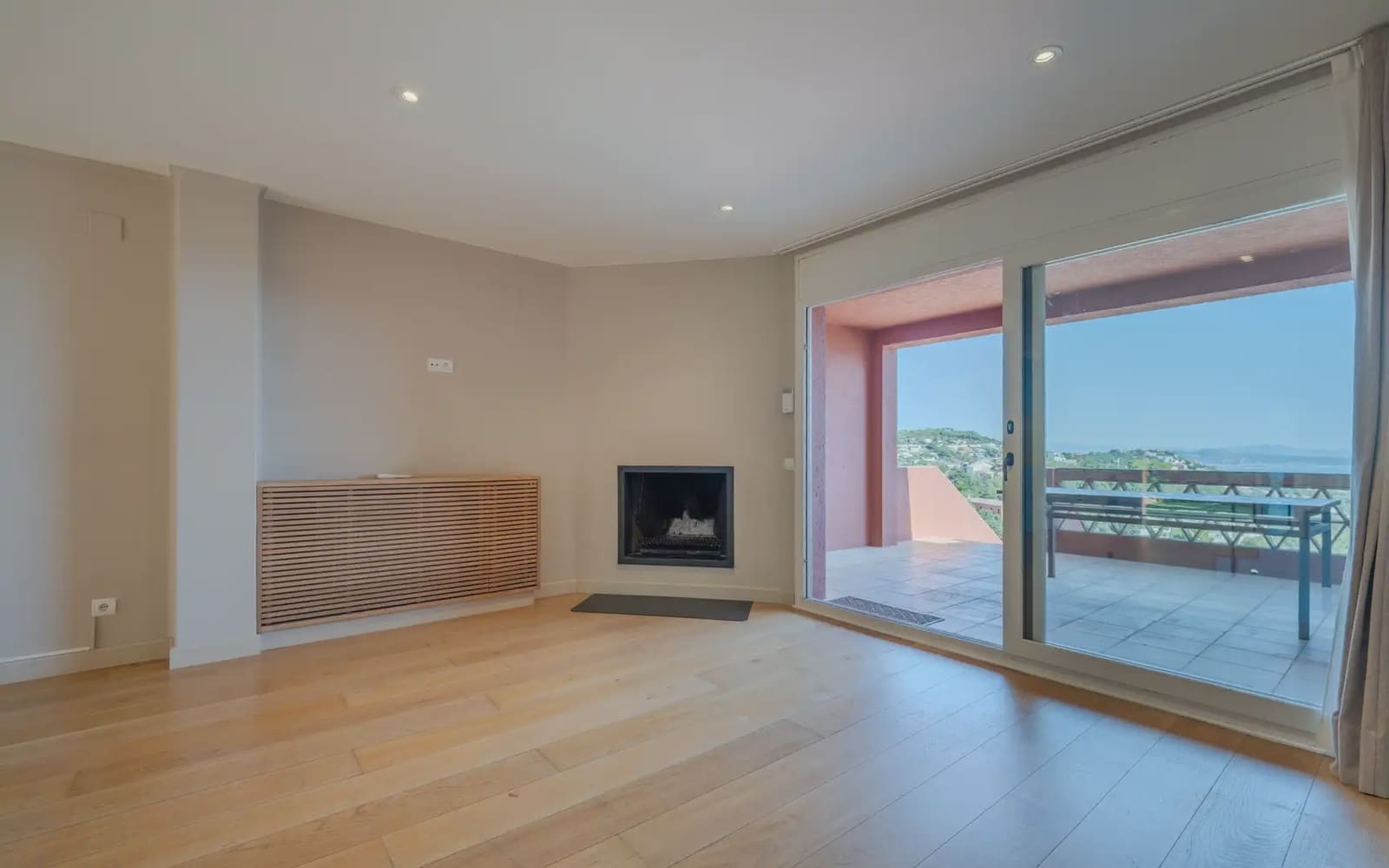 Adosado de 3 habitaciones en Begur en alquiler con garaje - 1.950 € (Ref: 9953095)