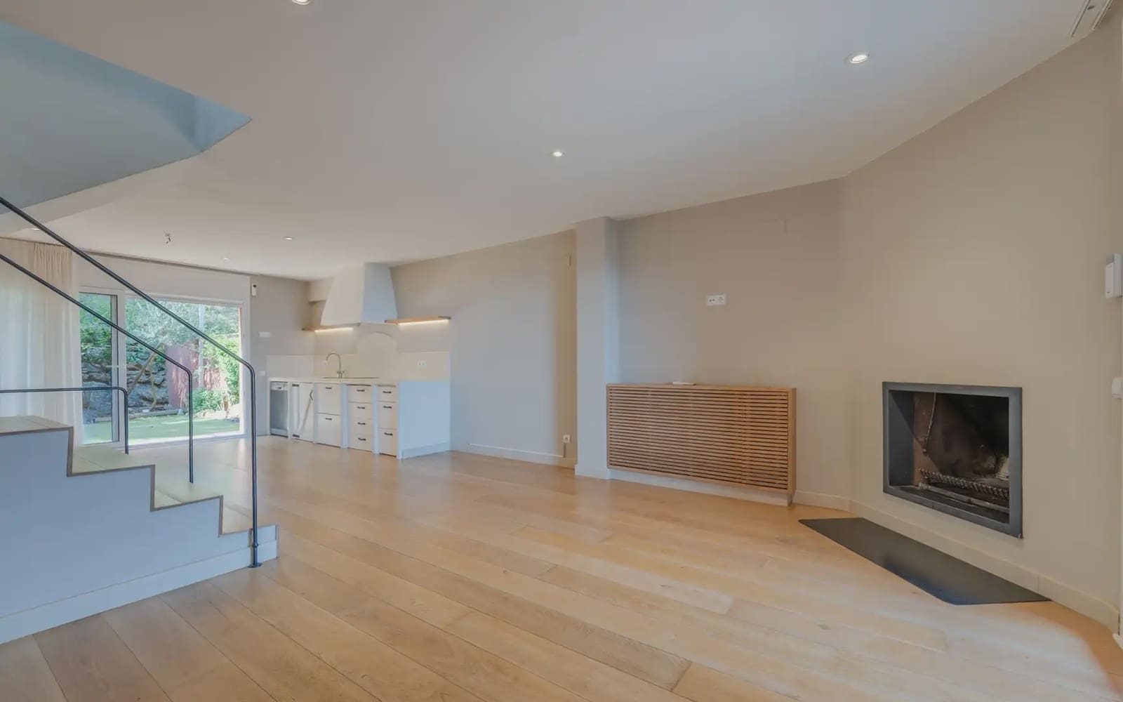 Adosado de 3 habitaciones en Begur en alquiler con garaje - 1.950 € (Ref: 9953095)