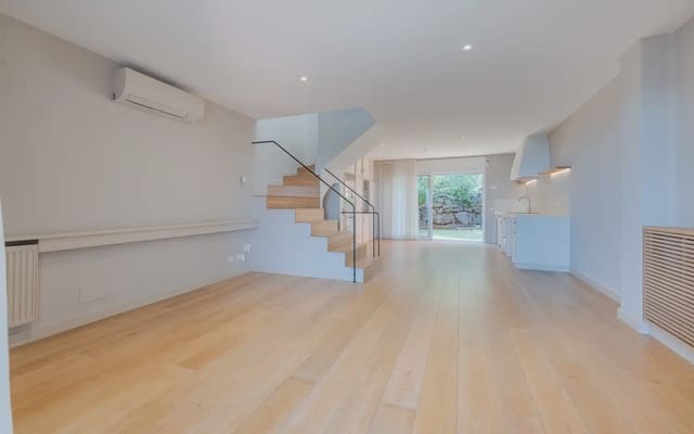 Adosado de 3 habitaciones en Begur en alquiler con garaje - 1.950 € (Ref: 9953095)