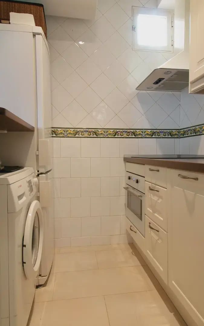 1 quarto Apartamento para arrendar em Madrid cidade - 1 200 € (Ref: 9956550)