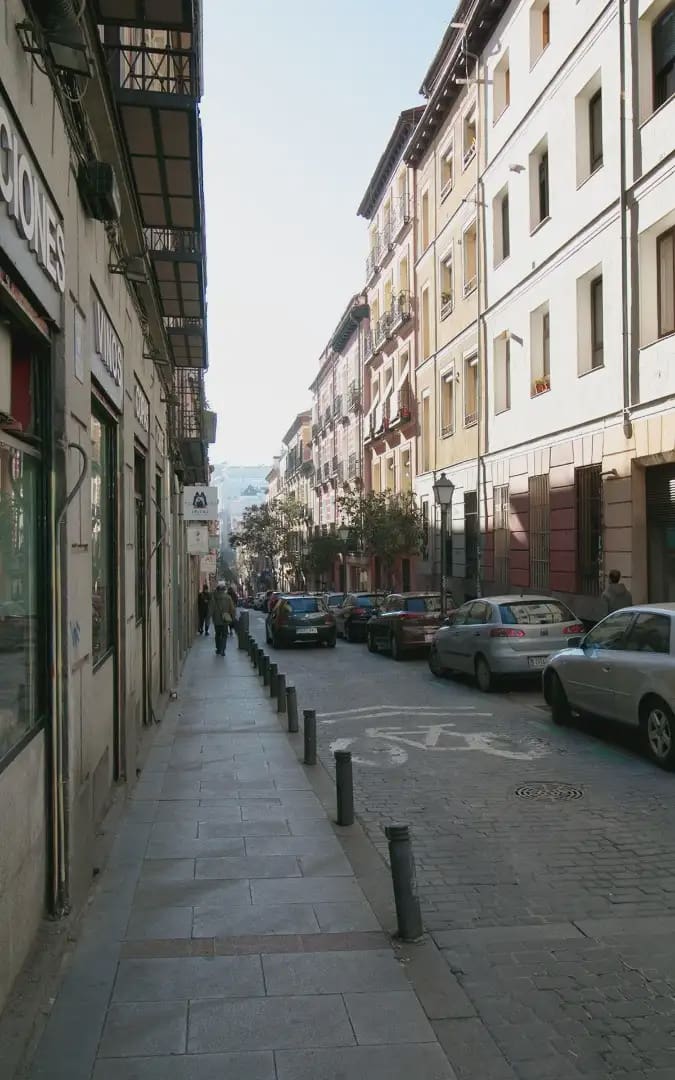 1 quarto Apartamento para arrendar em Madrid cidade - 1 200 € (Ref: 9956550)