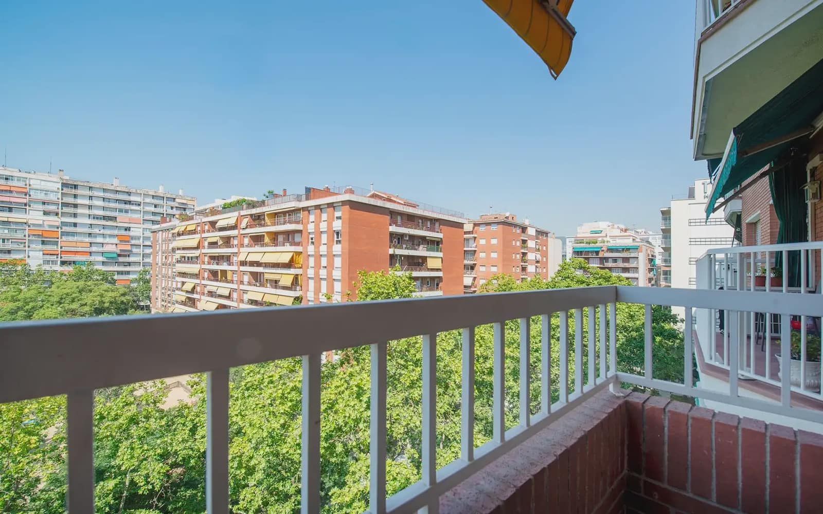 4 slaapkamer Appartement te koop in Barcelona stad - € 699.000 (Ref: 9958303)