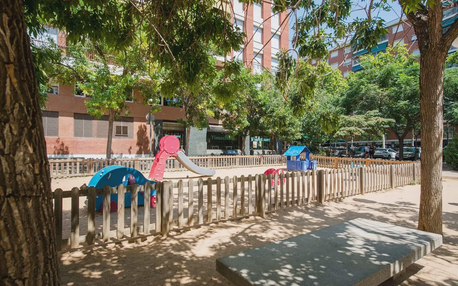 4 slaapkamer Appartement te koop in Barcelona stad - € 699.000 (Ref: 9958303)