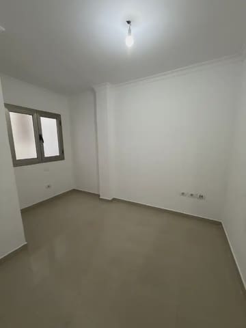 2 slaapkamer Flat te koop in Isleta, Las Palmas de Gran Canaria - € 165.000 (Ref: 9958930)
