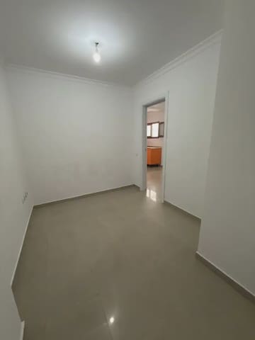 2 slaapkamer Flat te koop in Isleta, Las Palmas de Gran Canaria - € 165.000 (Ref: 9958930)
