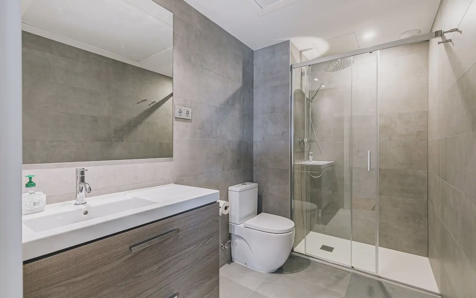 2 chambre Appartement à vendre à L'Hospitalet de Llobregat avec piscine garage - 539 000 € (Ref: 9958931)