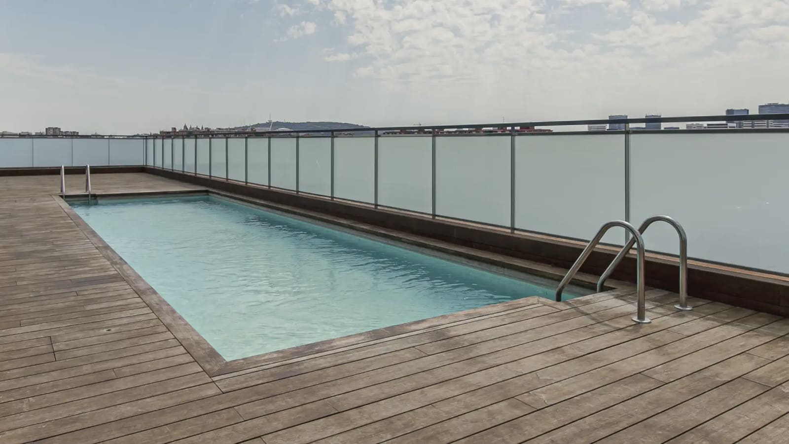 2 sovrum Lägenhet till salu i L'Hospitalet de Llobregat med pool - 477 000 € (Ref: 9958931)
