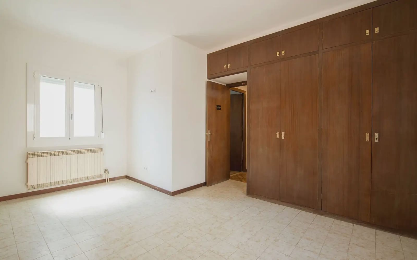 4 bedroom Penthouse for rent in Barcelona city with garage - € 2,359 (Ref: 9961994)